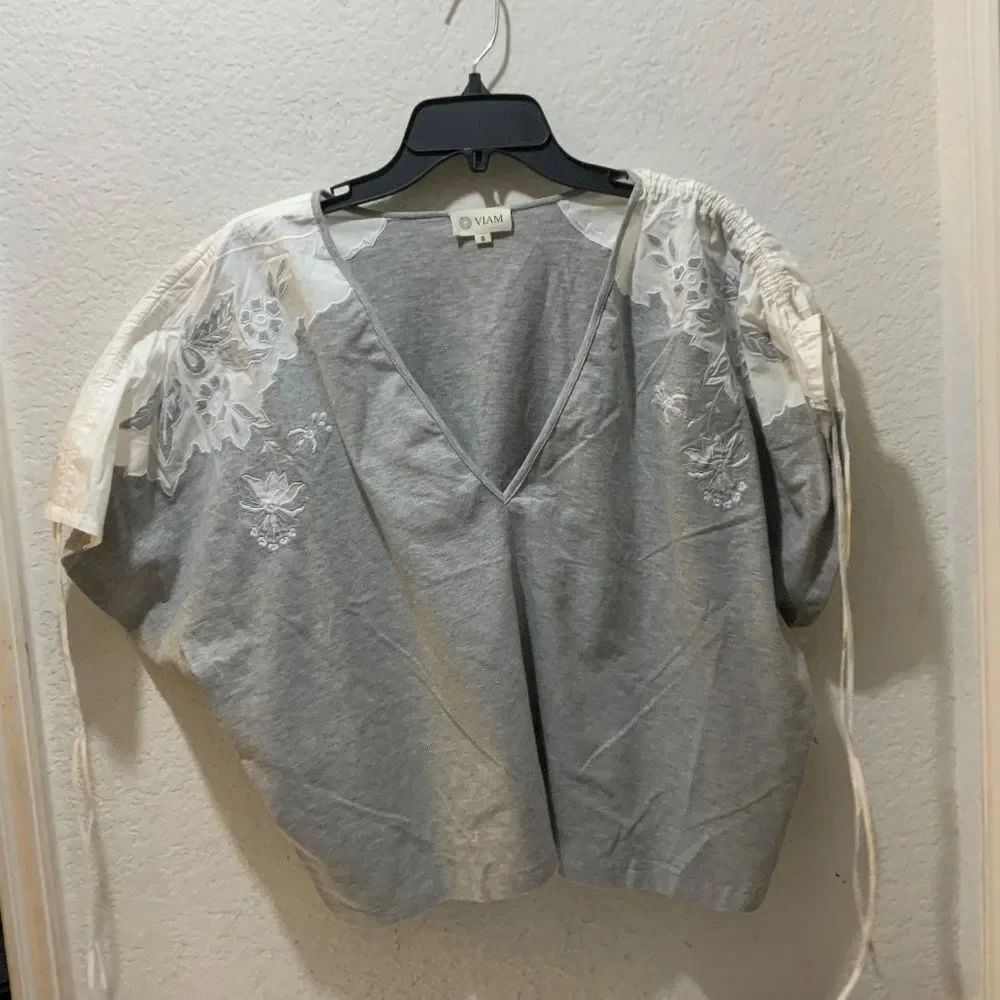 Anthropologie Viam Gray Embroidered Sleeve Blouse, size small